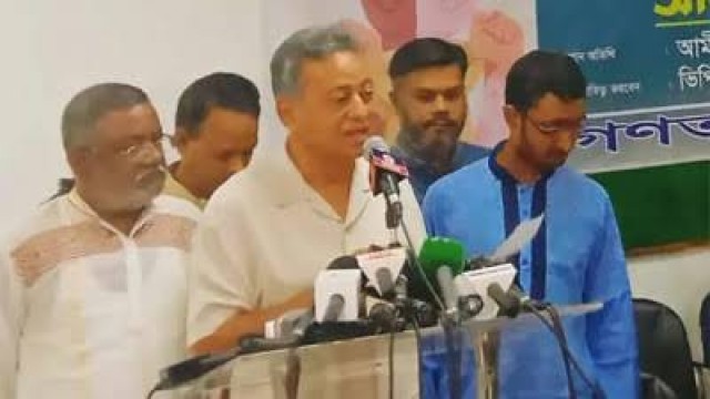 এখন শান্তিতে ঘুমাতে পারী আমীর খসরু